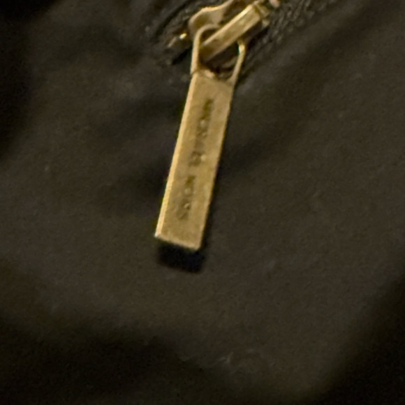 Michael Kors Classic Bermuda Shorts - Picture 3 of 5